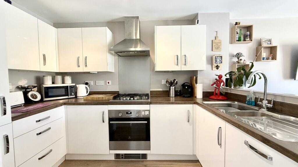 Kitchen/family ro...