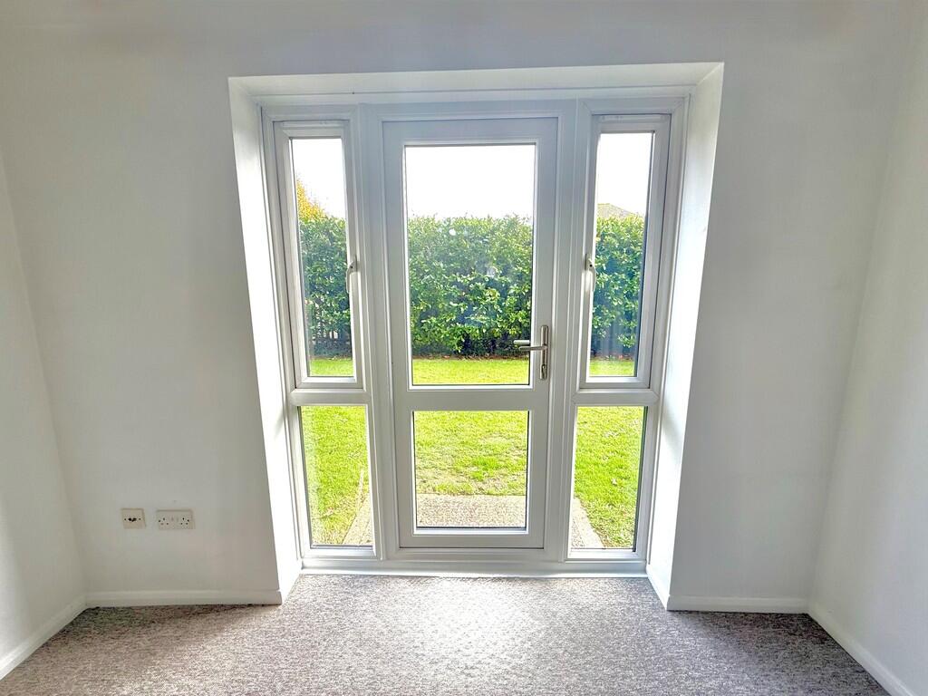 18 Dorking Patio ...