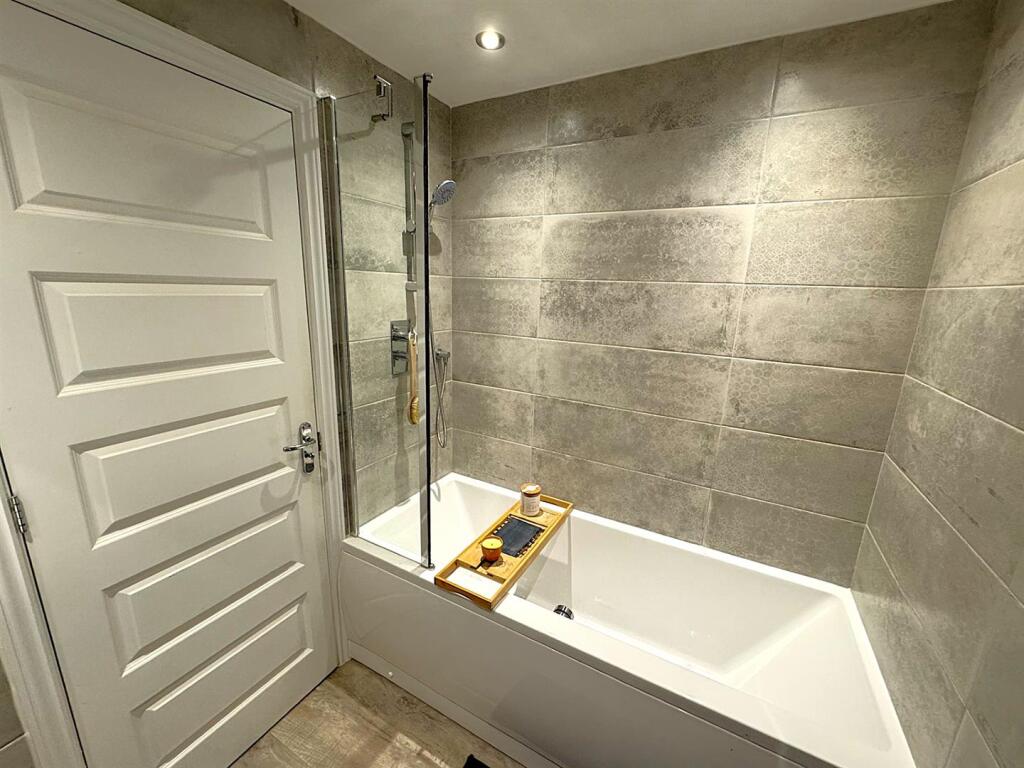 thumbnail_image1 (6).jpg