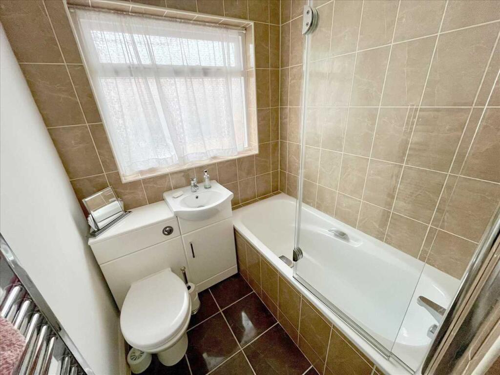 BATHROOM/WC