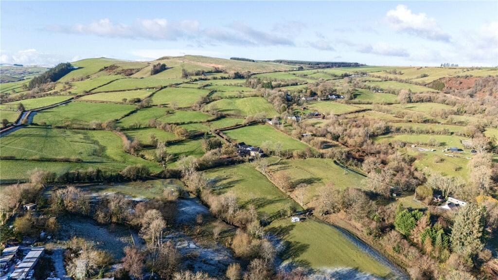 Trefeglwys, Caersws, Powys