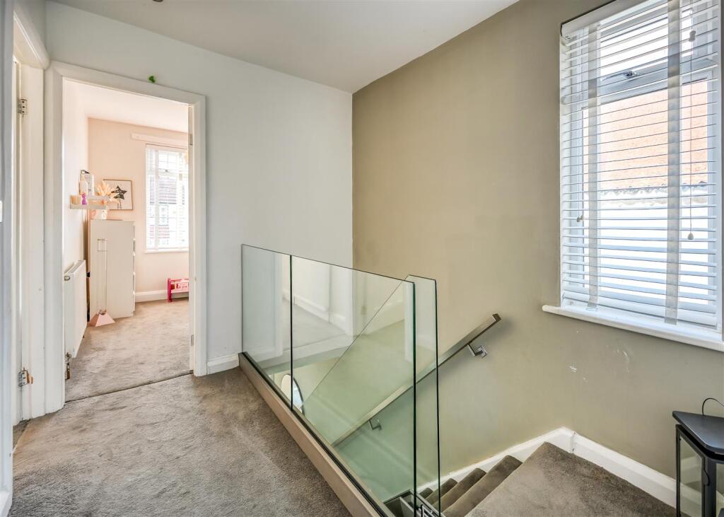 24 Wychbury Road-09.jpg