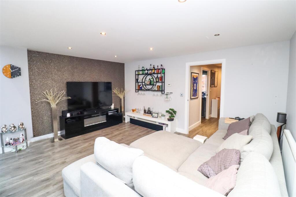 Living Room/Orangery