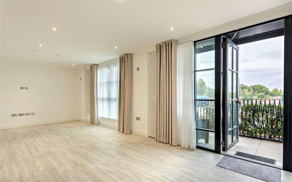 Lounge/Kitchen