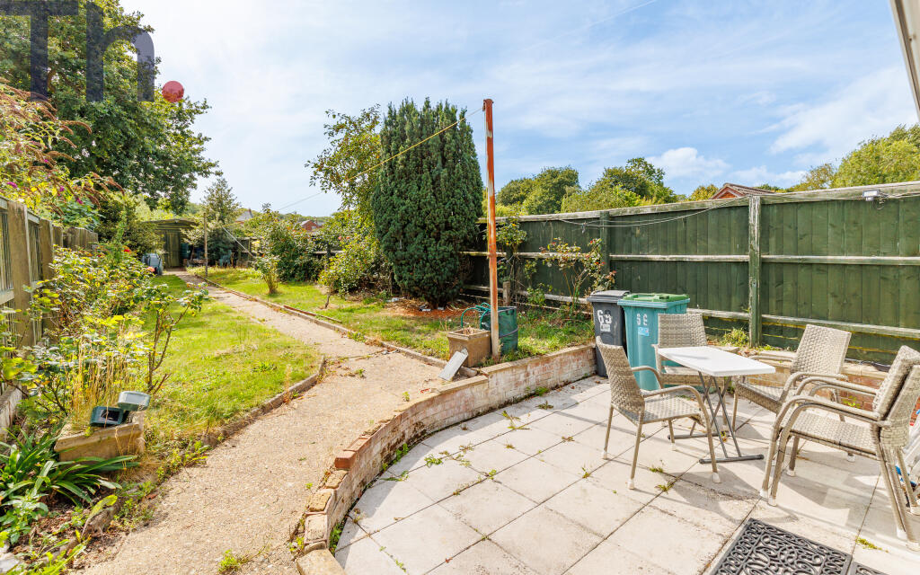 Patio &amp; Garden Area