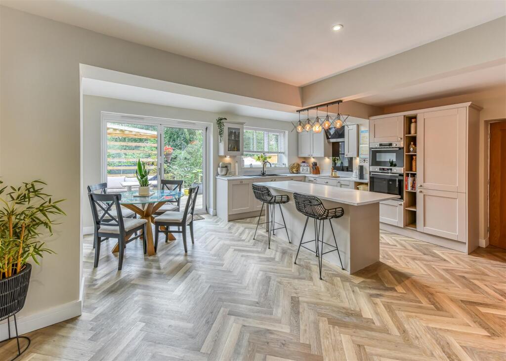 14 Sandringham Road-Kitchen Family Room (3).jpg