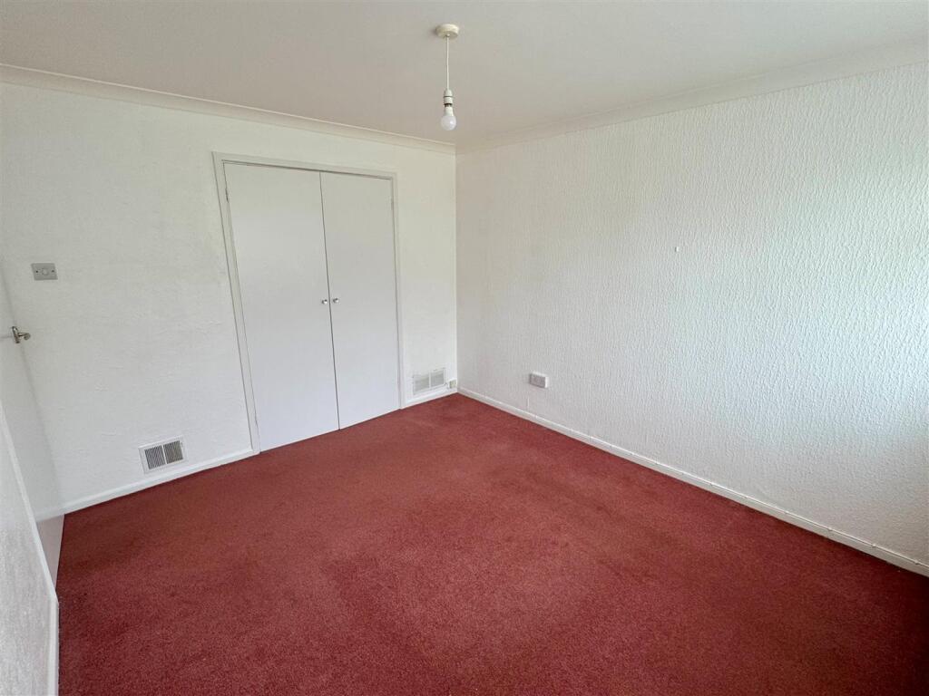 21 Higher Well Close Bedroom