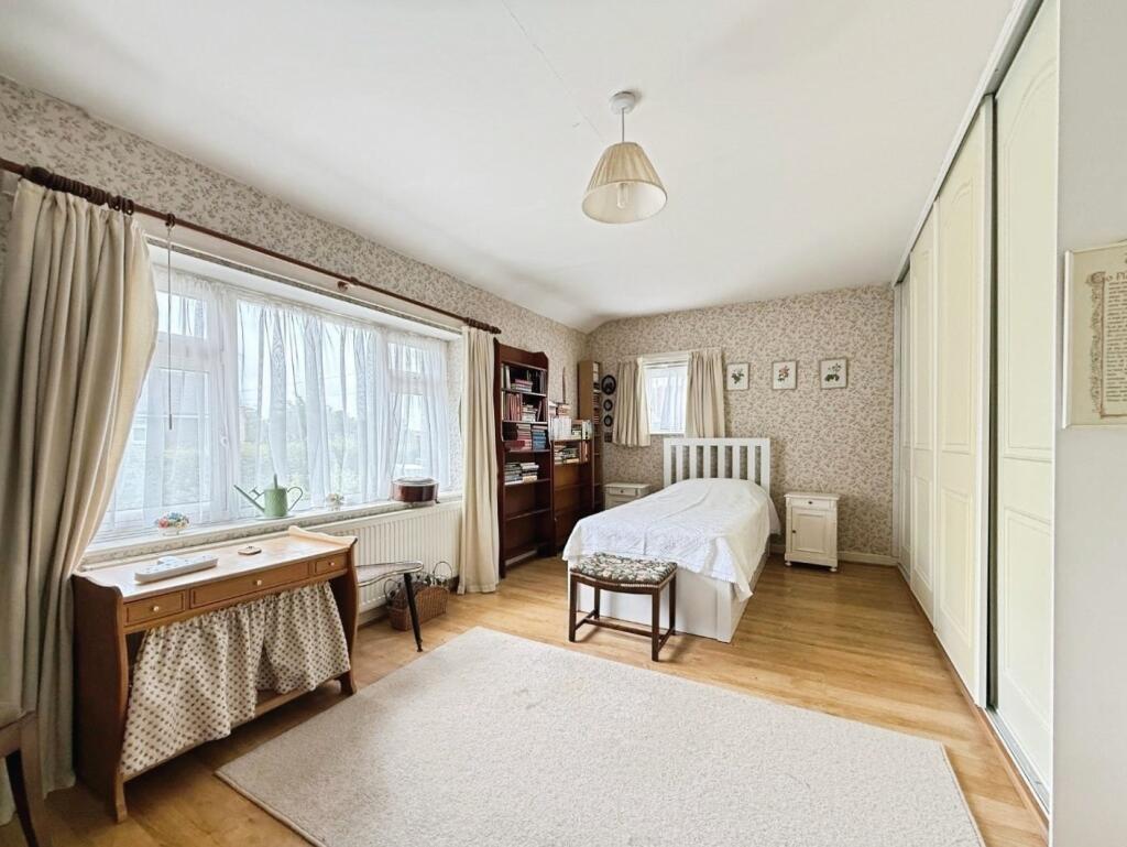 pbox-bedroom-322561.jpeg