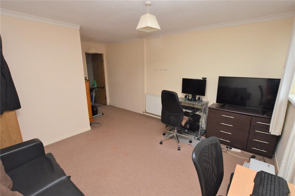 Lounge/Dining Area