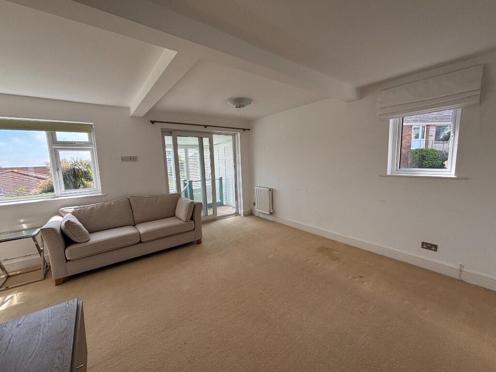 Rear Facing Lounge 