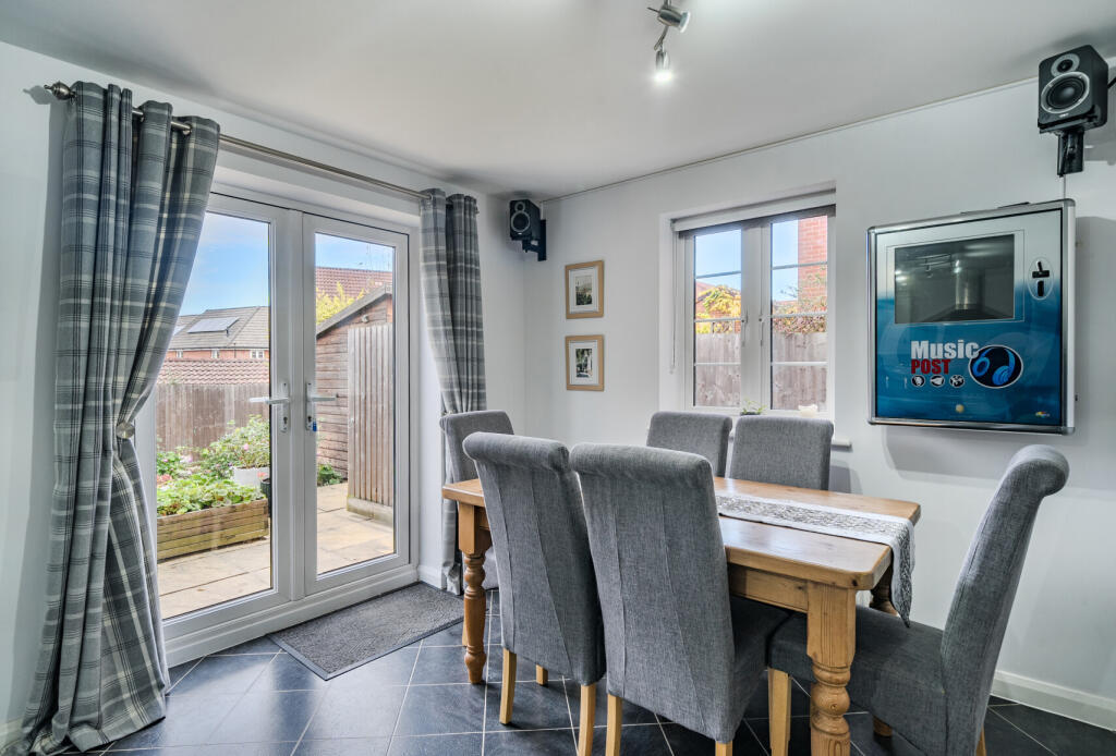 1376784-6-690e3e6...