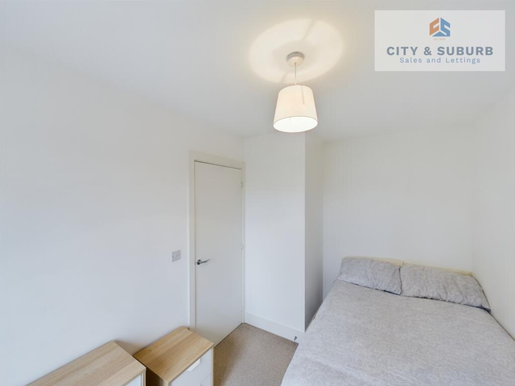 CAM01351G0-PR0070-STILL020