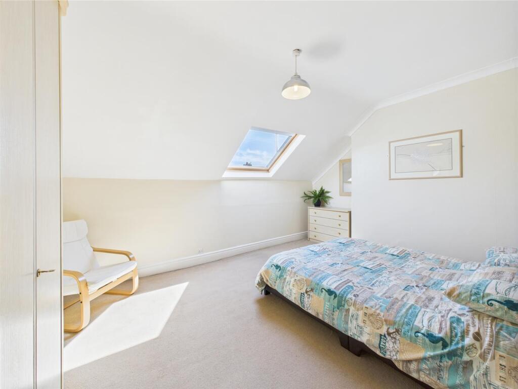 Bedroom: