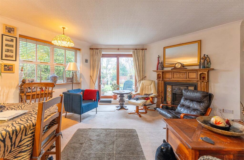 Sitting To French Do