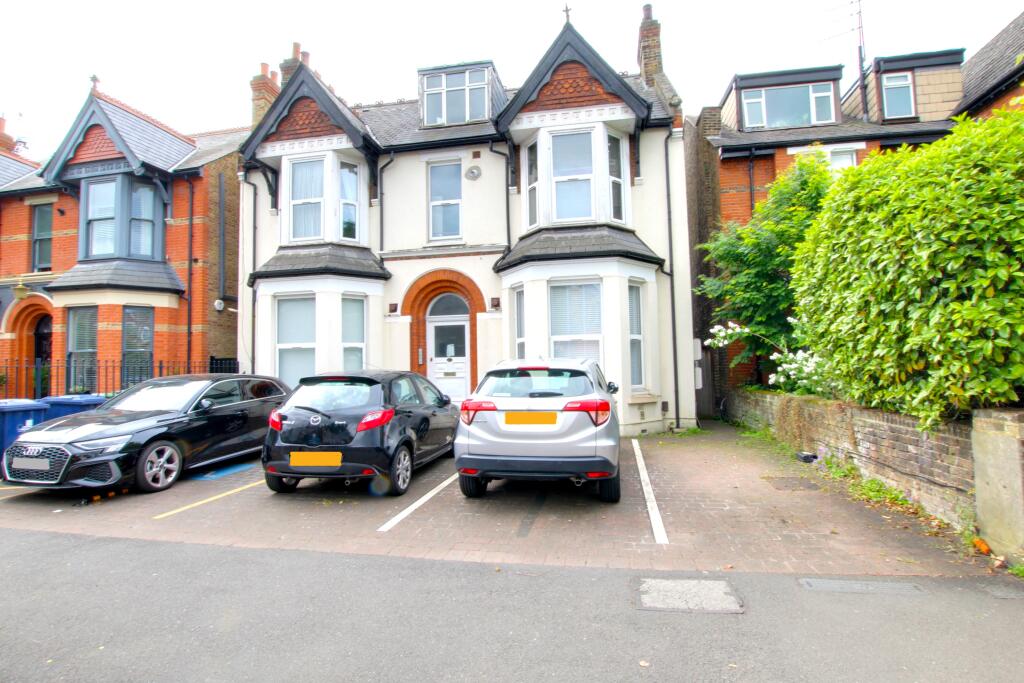 Madeley Road (PK472), Ealing. W5