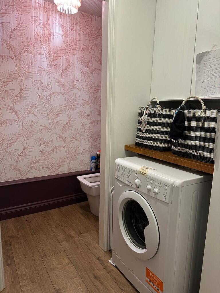 IMG-20251006-WA00...