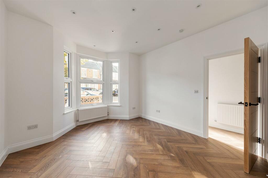 South Esk Road, E7