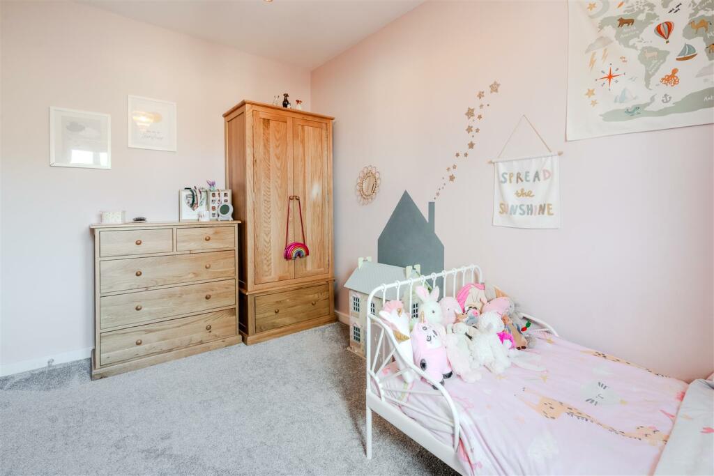 Bedroom 1-3.jpg