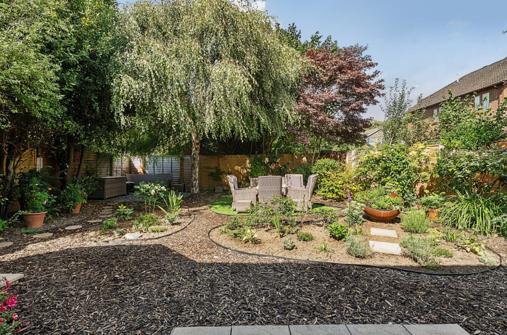 1339825-6-689df6a...