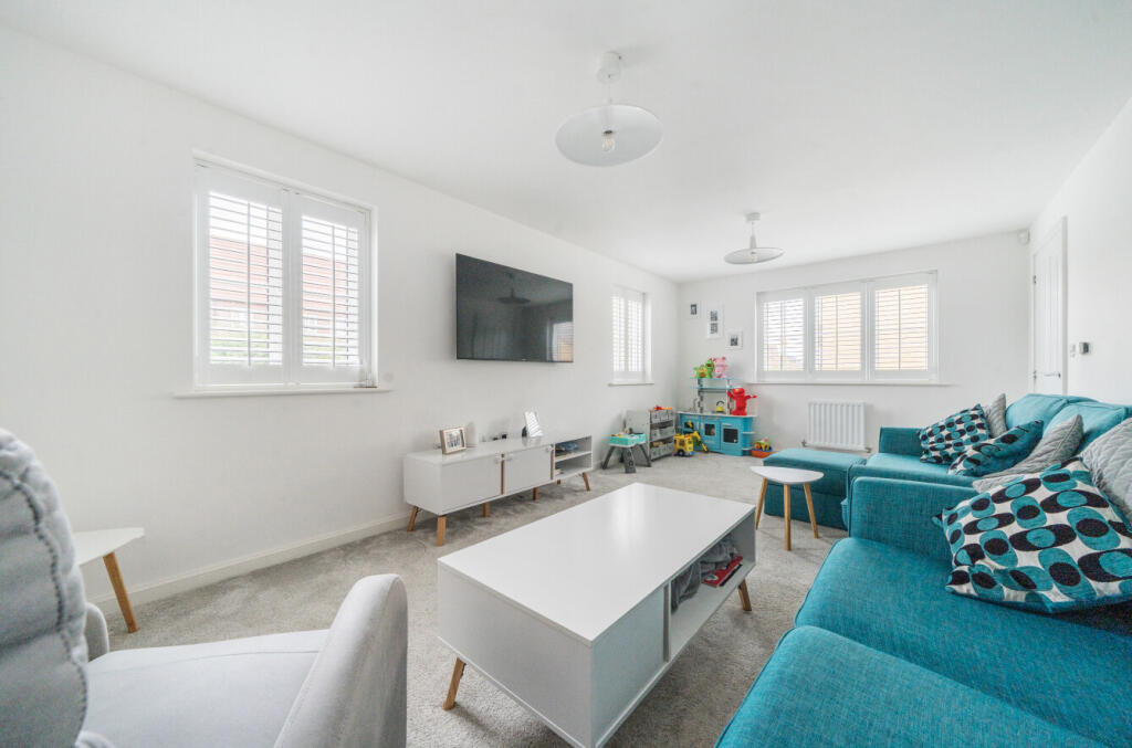 1333389-12-688cab...