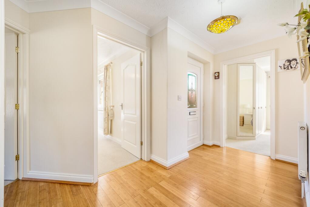 7 Richard Busby Way (Lutton)-14