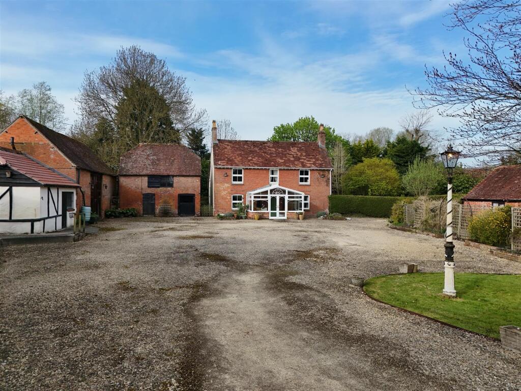 DJI_016_Hse front.JPG