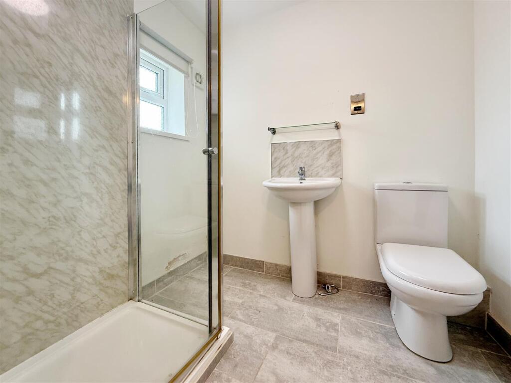 Shower Room.JPG