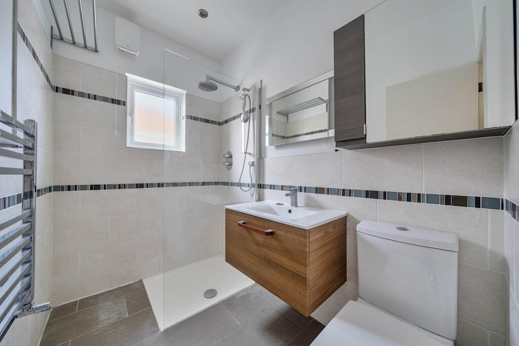 1310700-19-684c38...