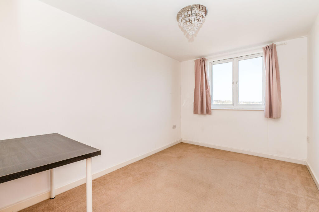 181southwellclosechaffordhundredgraysrm166az