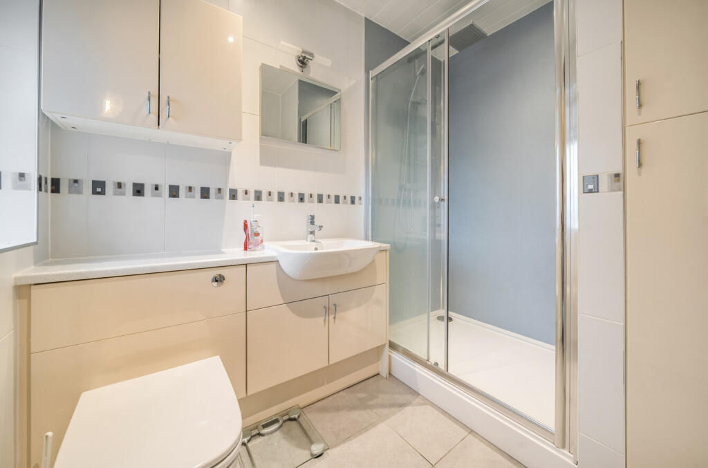 1346099-15-68b9c8...