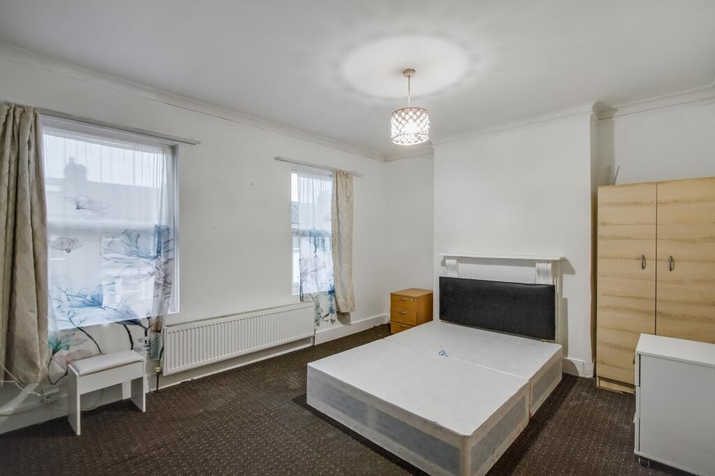 18 Morton Road, Stratford, London E15 4AN