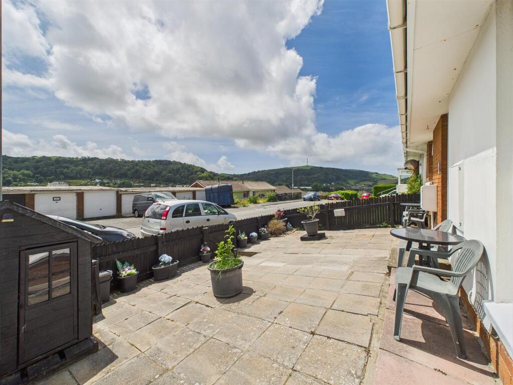 Front Garden &amp; View