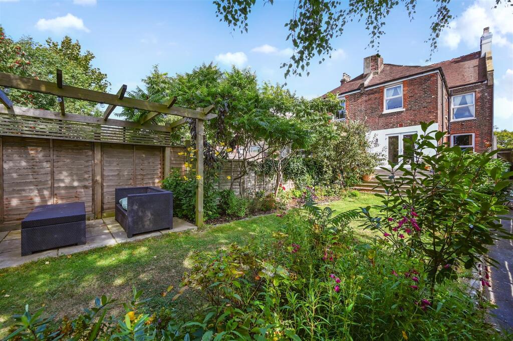 179 ASHBURNHAM ROAD (32).jpg