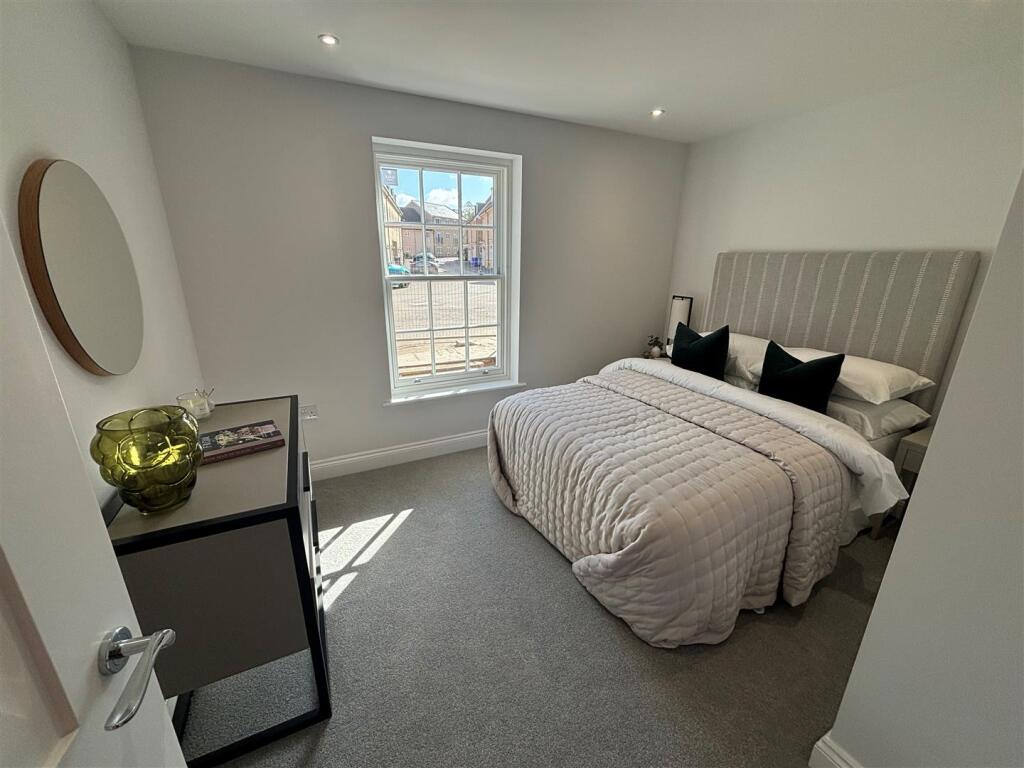 abbots gate pictures 2.jpg