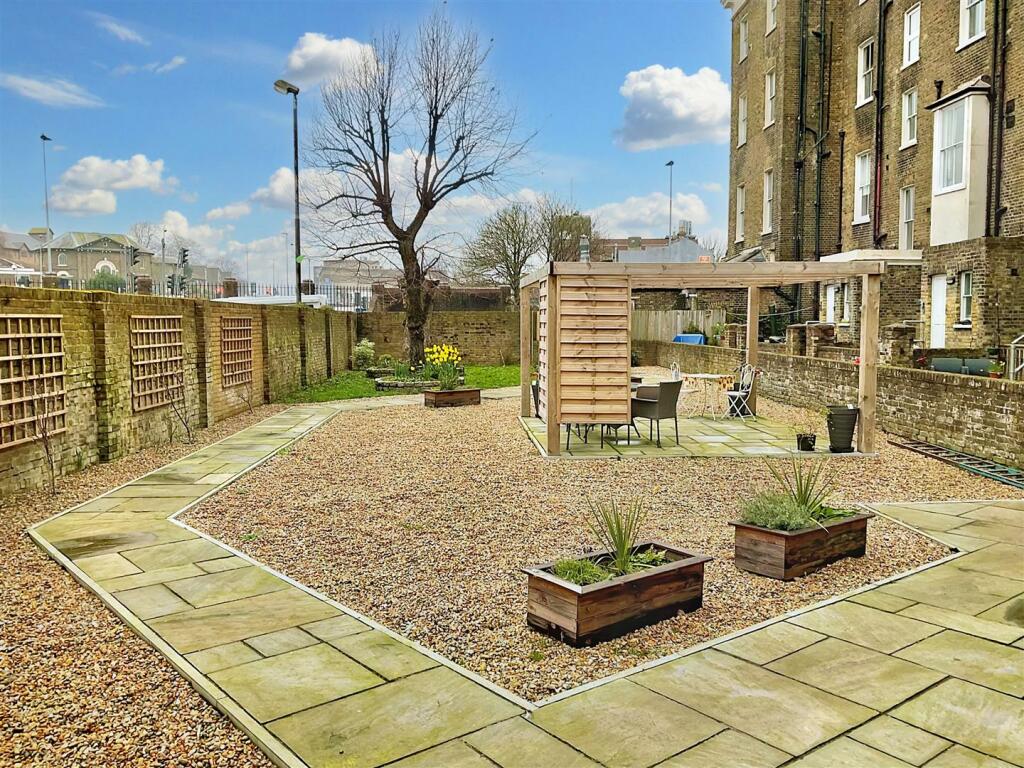 Garden pic1.jpg