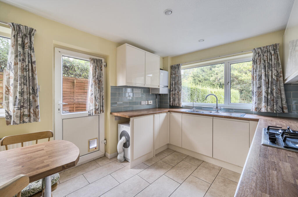 1370765-5-68f7a0e...