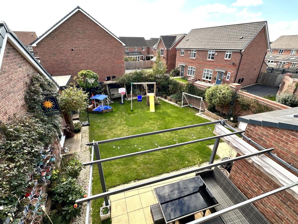 Generous Walled Garden 416