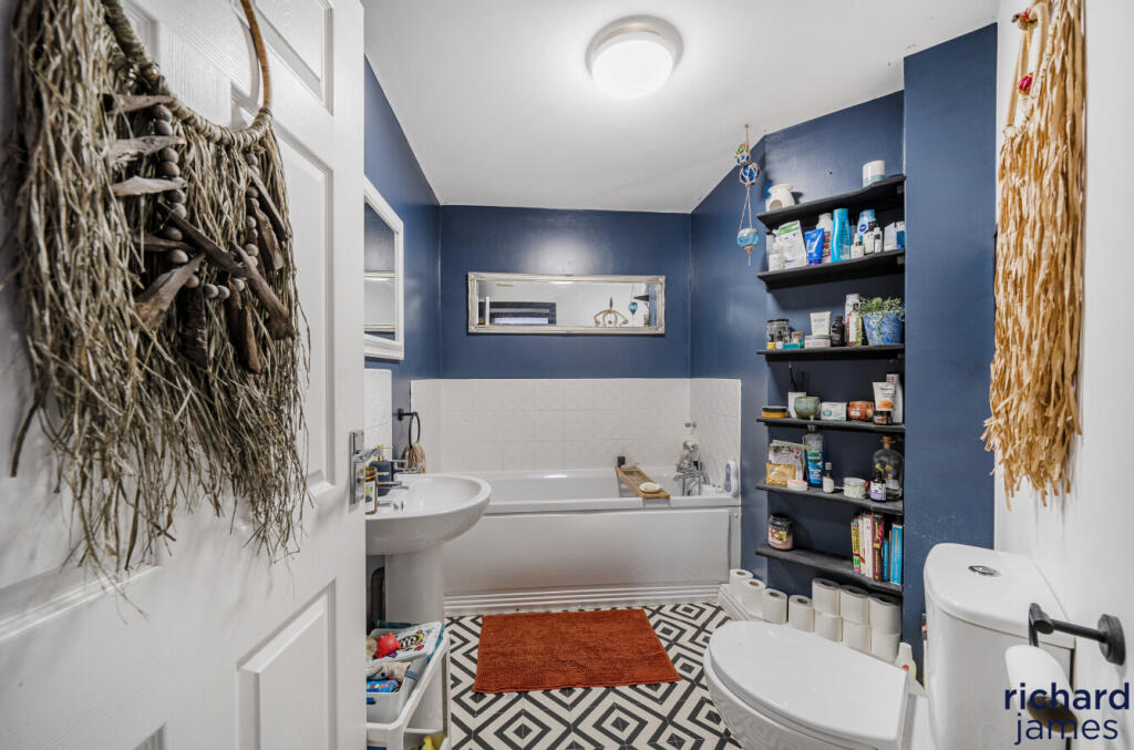 16b12b6dc88948df9f9a9117051a9ad0