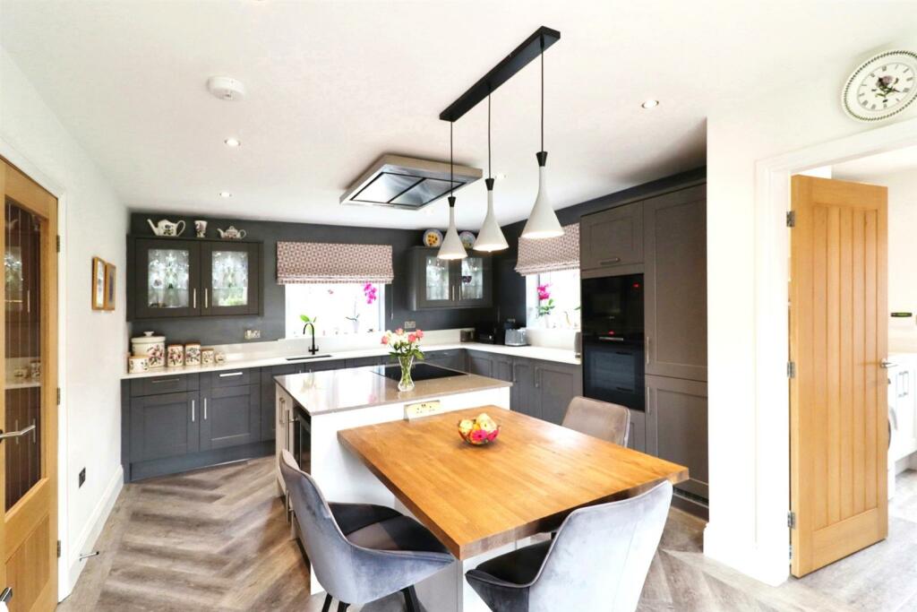 BREAKFAST KITCHEN