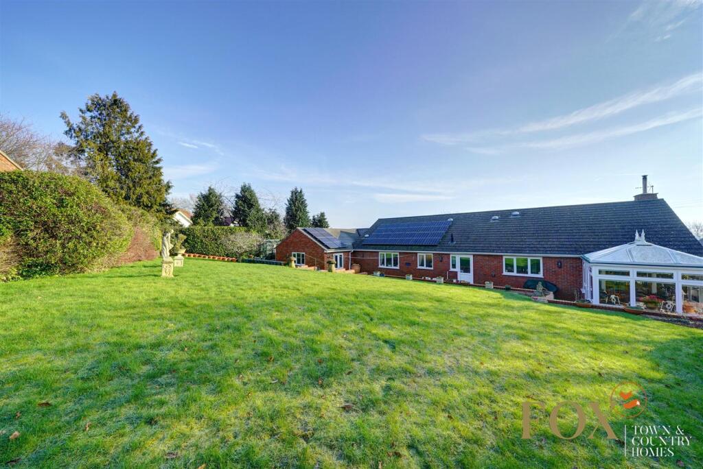 15 Chase Rd (10).jpg