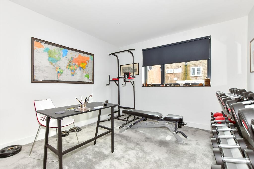 Bedroom 4/Study