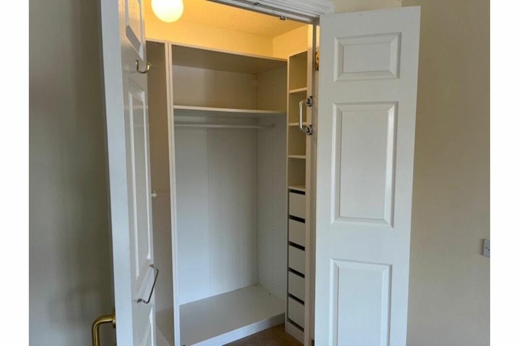 Walk-in Wardrobe