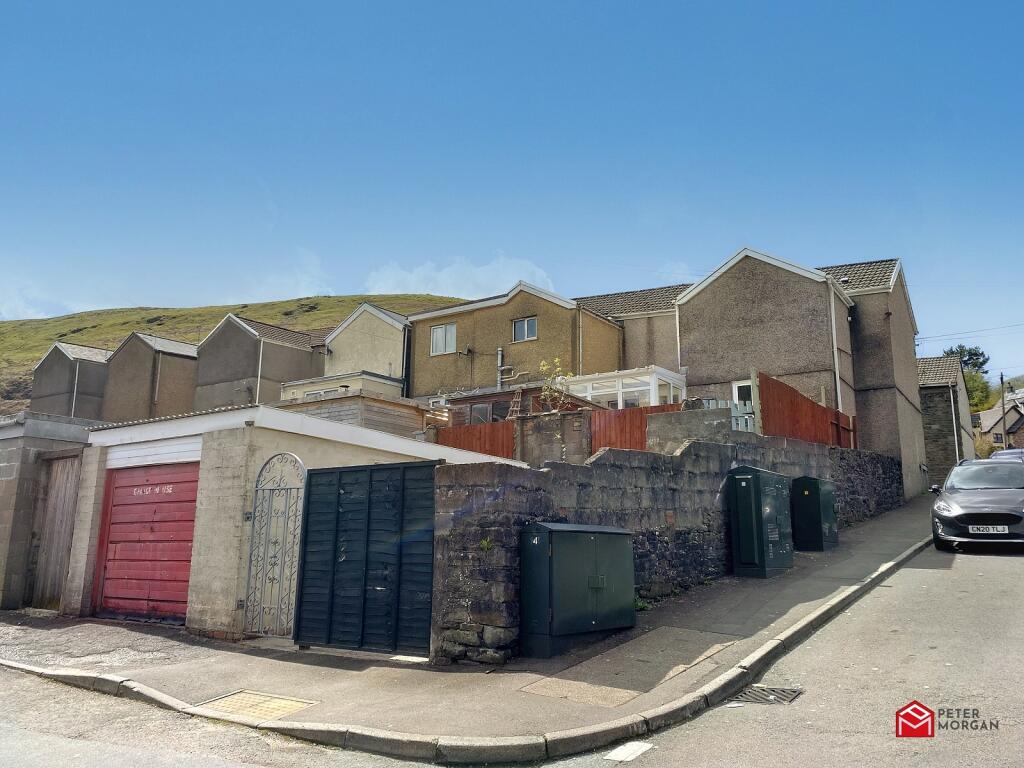 Detached Garage