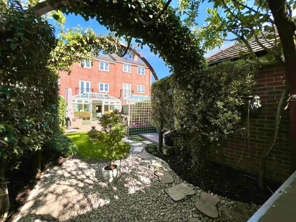 353f1889-4a16-4d0...