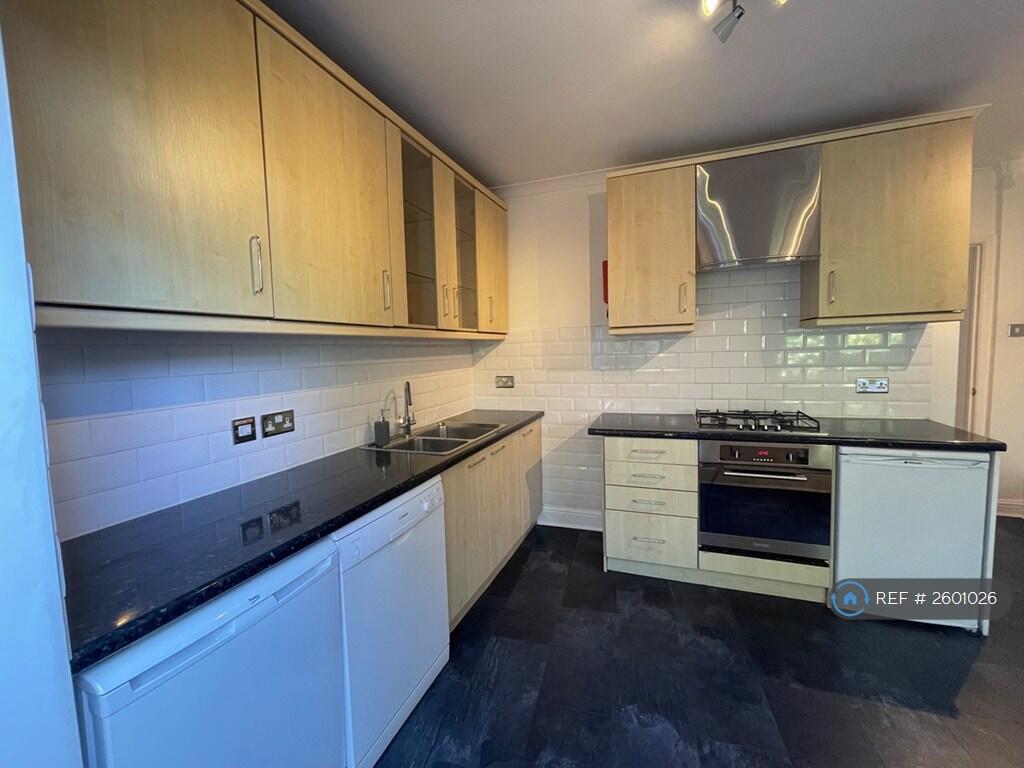 Kitchen Dinner With Dishwasher, Fridge And Freezer