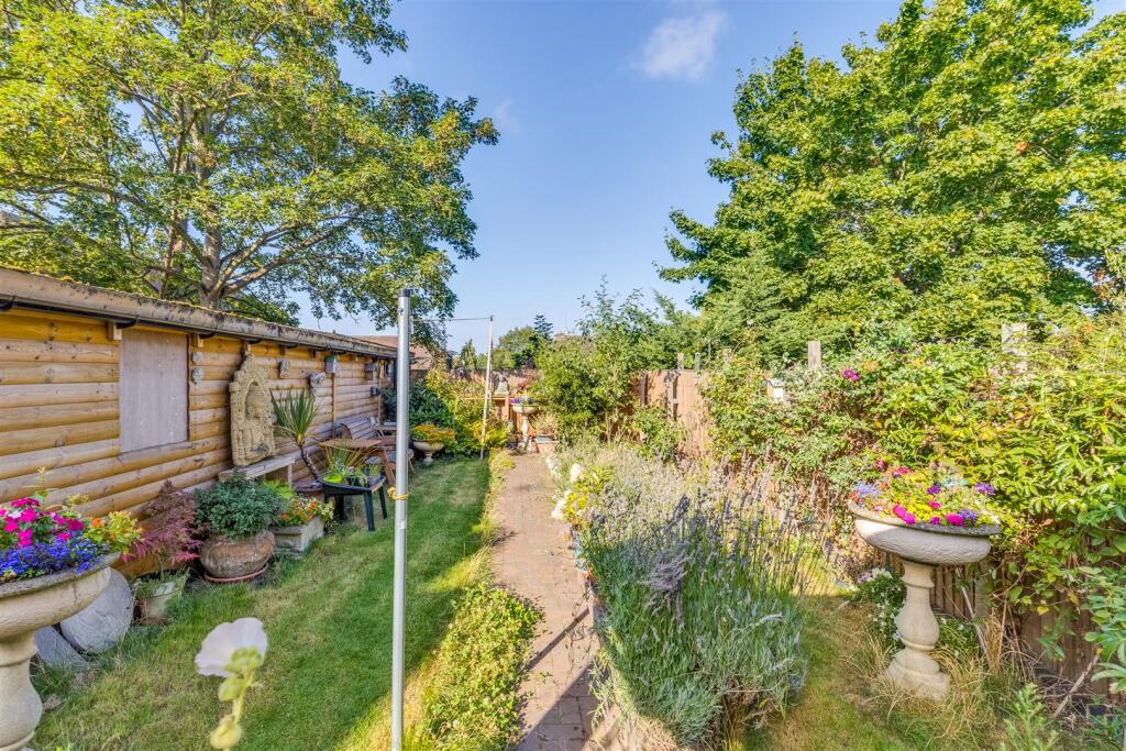 Pix Road 24 EXT-12.jpg