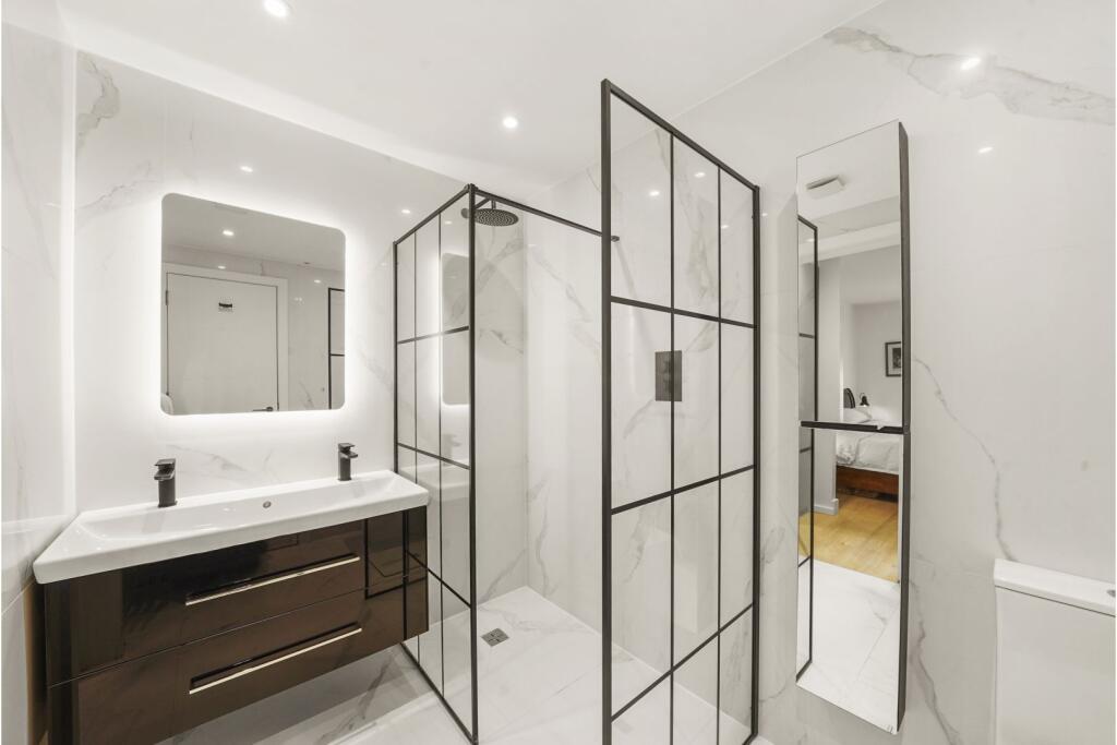 Jack &amp; Jill En-suite