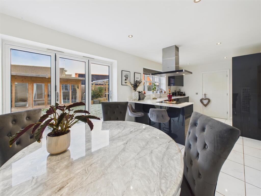 Karrina Close, Hessle