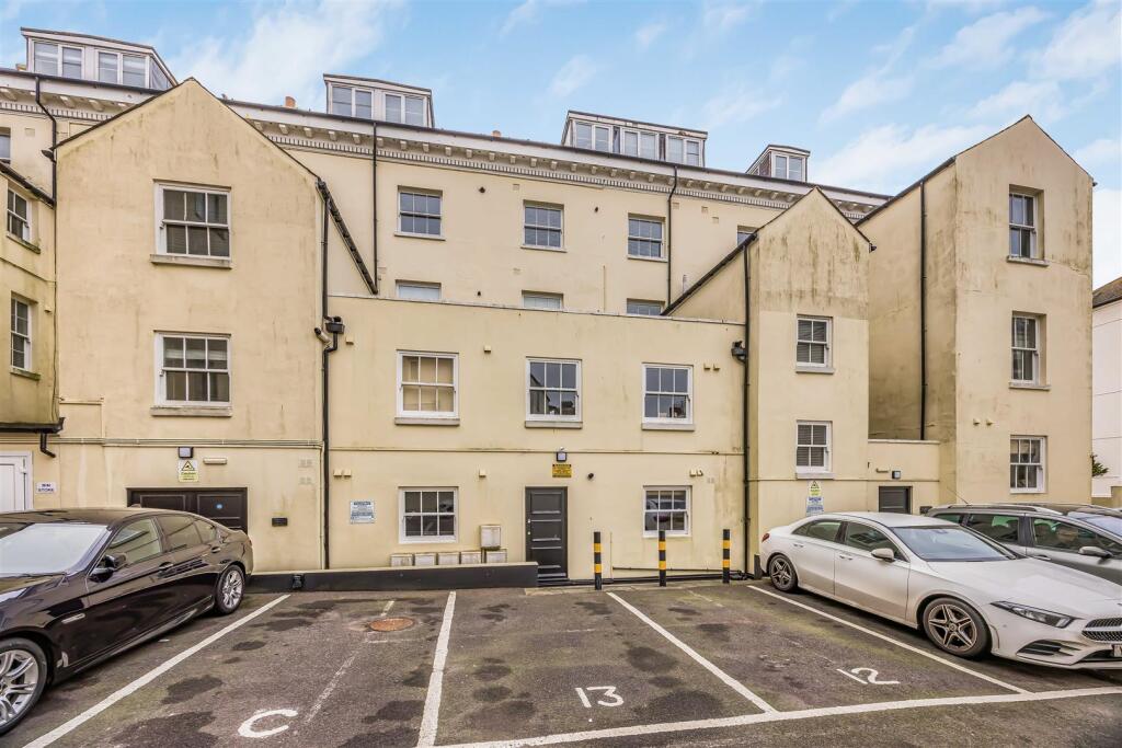 Apartment B, Clearwater Apartments, South Parade, 
