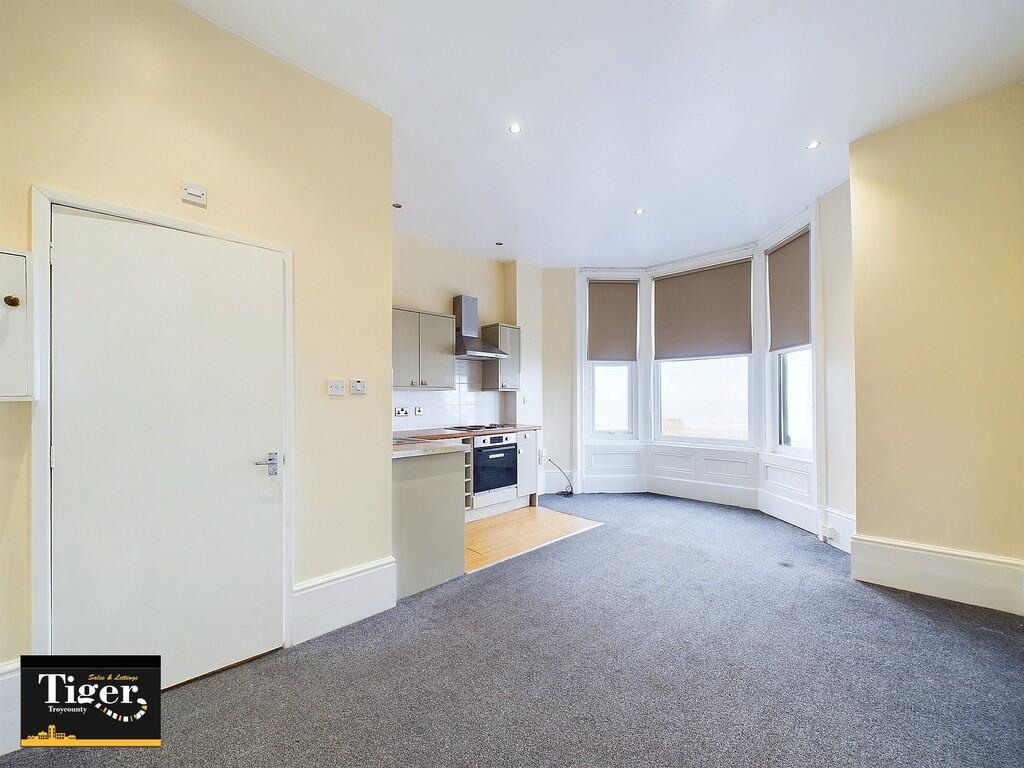 CAM02176G0-PR0444...